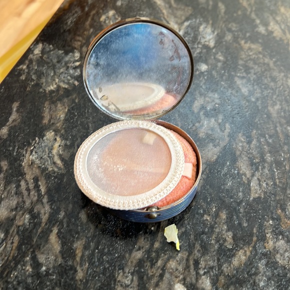 Super cute compact from the 40s or 50s I think - Picture 3 of 3